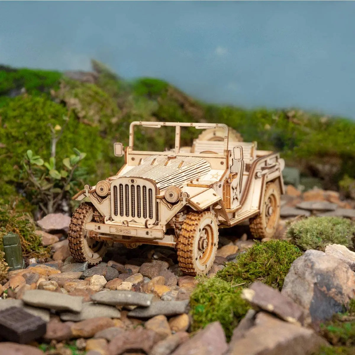 Intricate Trails: Wooden Jeep Puzzle Kit